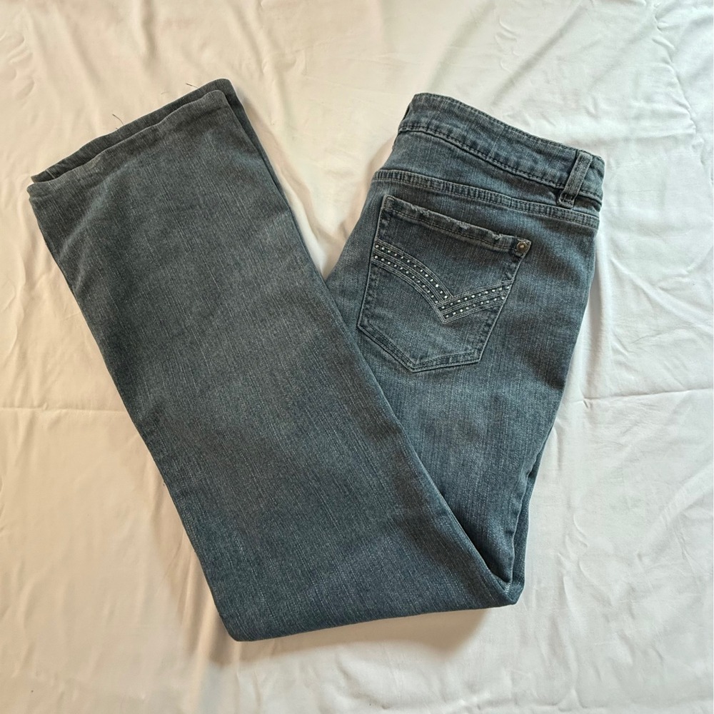 Womens Medium Wash Straight Leg Jeans with Studded‎ Back Pockets Blue Denim